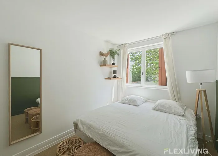 Flexliving - - Friant *